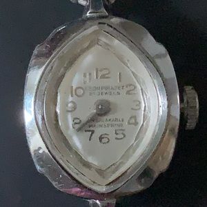 Vtg Leon Piradet 21 Jewels Watch carved band.Runs